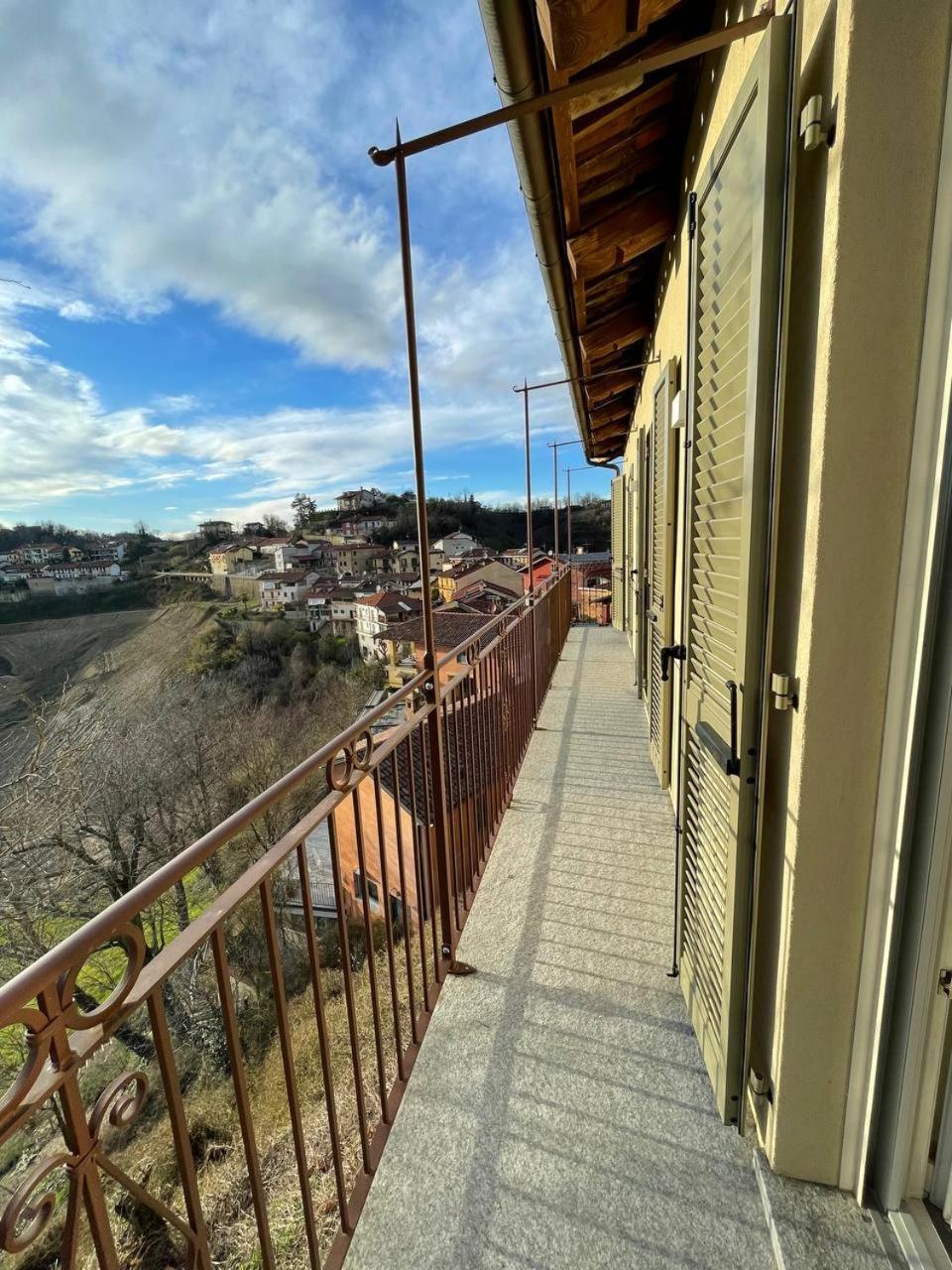 Locanda Del Bricco Pt Cisterna dʼAsti Eksteriør billede